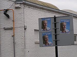 Connaissez vous la vignoble-attitude? Une girouette qui...... PICT0741.JPG