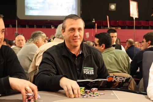 jpp El Korsico en mode lecture