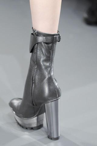 Lescarpin et Calvin Klein ... calvin-Klein-automn-winter-2010.jpg