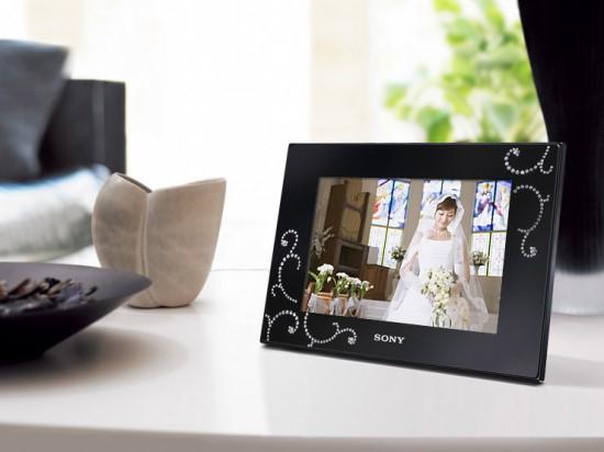 sony-s-frame-dpf-d75 Image sony s frame dpf d75 550x412 Sony S Frame DPF D75 Swarovski