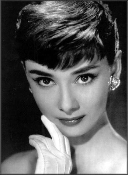 http://www.starspage.com/photo_gallery/audrey_hepburn/gallery/images/audrey_hepburn15.jpg