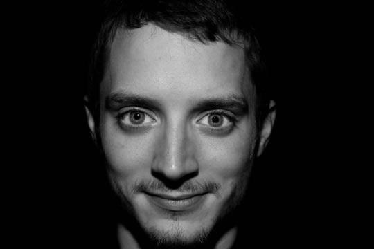 Elijah Wood par Mat Szwajkos Up Close de Mat Szwajkos