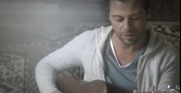 Christophe Maé ... J'ai laissé son nouveau single ... voilà le clip Christophe Maé ... J'ai laissé son nouveau single ... voilà le clip