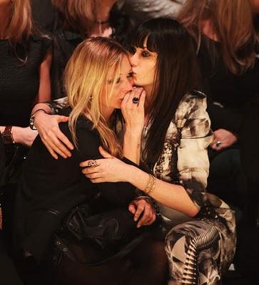 † Kate Moss, Naomi Campbell et Annabelle Neilson rendent un dernier hommage à Alexander McQueen †