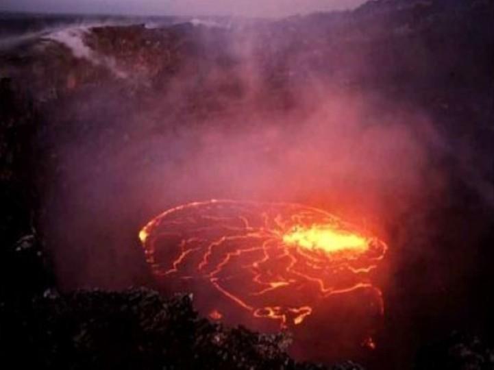 Des volcans par milliers, actifs, en sommeil ou considérés éteints, sur la planète Terre... arrivera-t-on, un jour, à tous les compter ?