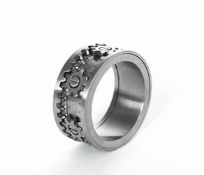 Le Gear Ring de kinekt Design, 165$ Shopping Bijoux : Mon bijoutier est aussi ingénieur…