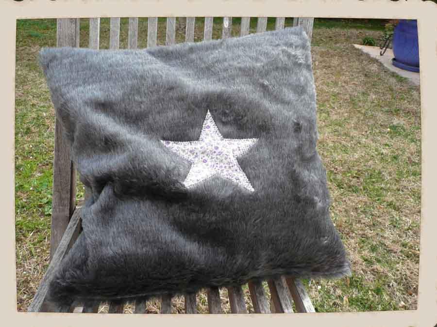 coussin Coussin fourrure pour mon bureau