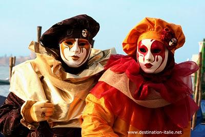 Les masques du Carnaval de Venise 2 : Un Festival d'Orange