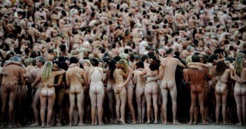 Tunick récidive et s’offre 5000 nus à Sydney