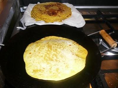 Puran Polis - pains sucrés farci aux lentilles - sweet lentil stuffed bread Puran Polis - pains sucrés farci aux lentilles - sweet lentil stuffed bread