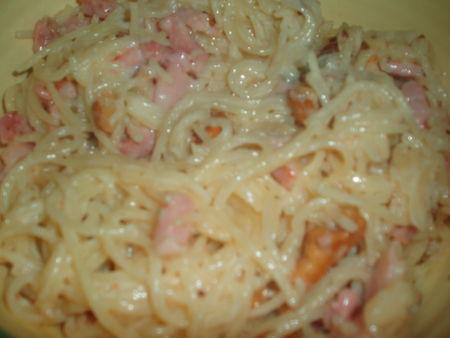 Spaghetti gorgonzola, noix et lardons PC040004