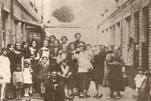 La cour Bohème, rue Colbert. La cour Bohème, rue Colbert.