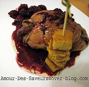 PIGEON CUIT SUR L'OS, CHUTNEY DE CERISES, POLENTA AUX EPICES pigeons-aux-griottes.jpg