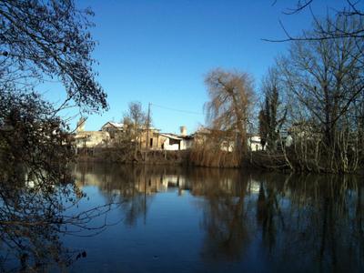Vestiges de la Poudrerie d'Angoulême, vus de la rive droite de la Charente, janvier 2010 ©M.R. La poudrerie nationale d'Angoulême
