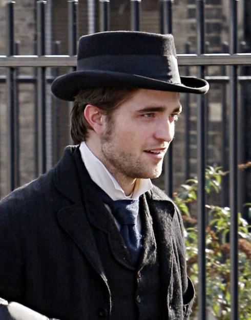 Robert Pattinson, nouvelles photos du tournage de Bel Ami