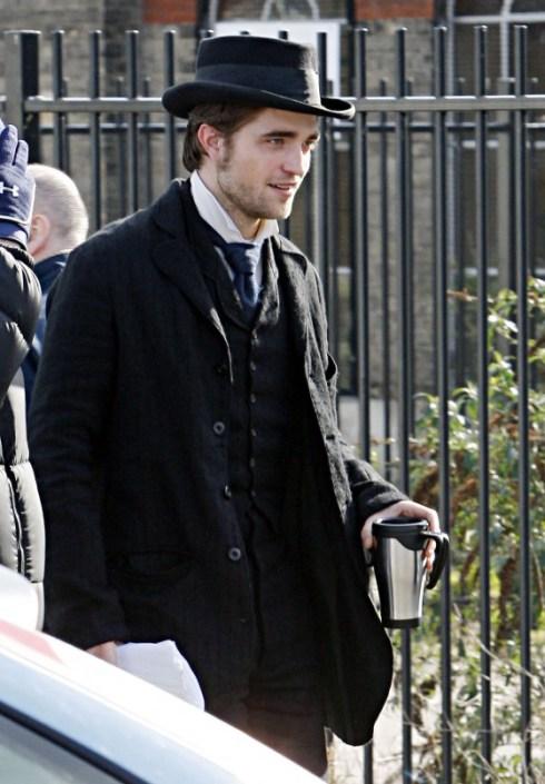 Robert Pattinson, nouvelles photos du tournage de Bel Ami