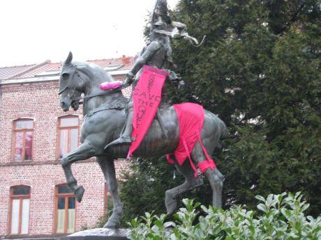 Débat : Faut il donner une 'bonne image' de l’homosexualité ? + Polémique associative à Lille Débat : Faut il donner une 'bonne image' de l’homosexualité ? + Polémique associative à Lille