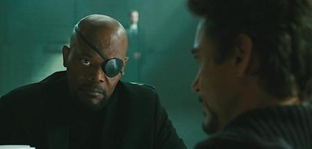 Iron Man 2 : une seconde bande-annonce explosive !!! iron-man