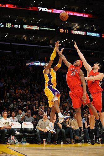 bryant-gamme-winning-shot-raptors.jpg