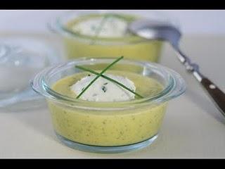 Velouté acidulé au céleri et aux allumettes fumées et première recettes du défi blender