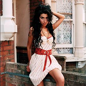 Les créations d’Amy Winehouse chez Fred Perry