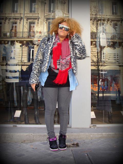 Samia
Vendeuse chez H&M




Un super style comme on e...