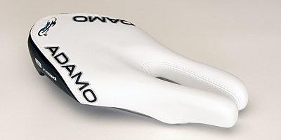 Selles ISM Road V2 Roadangledwhite.jpg