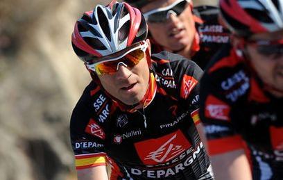 http://www.sport24.com/cyclisme/actualites/valverde-reste-suspendu-en-italie-362505