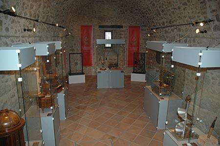 Quelques photographies de l'exposition « Secrets de Compagnons » au château de La Tour d'Aigues