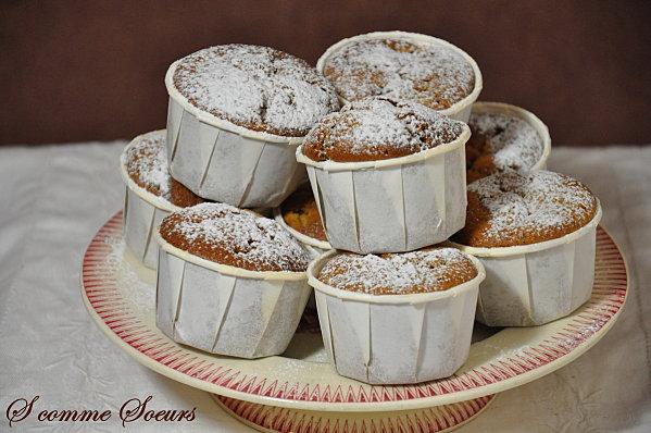Petits moelleux aux noix, poires et pépites de chocolat cakenoixmoussechoco 005