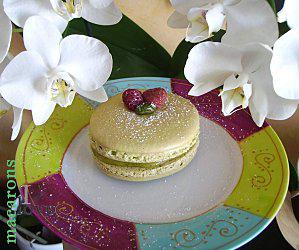 Frambistache: Gros Macarons à la Pistache et aux Framboises 000
