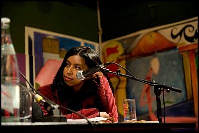 Ecrire dans l'ailleurs d'une autre langue Ecrire dans l'ailleurs d'une autre langue