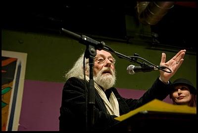 Ecrire dans l'ailleurs d'une autre langue Ecrire dans l'ailleurs d'une autre langue