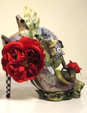 le-soulier-alice-aux-pays-des-merveilles-de-nicolas-kirkwood_article_portrait.jpeg