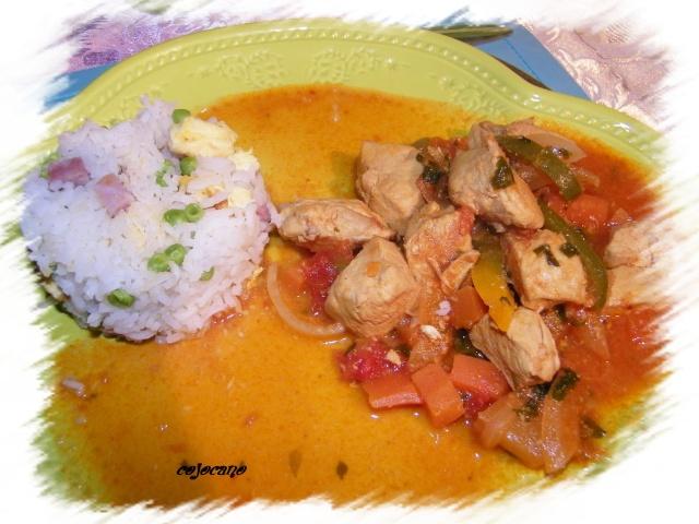SAUTE DE POULET A L'AIGRE DOUCE ET AU SATE http://i69.servimg.com/u/f69/11/69/53/34/101_0829.jpg