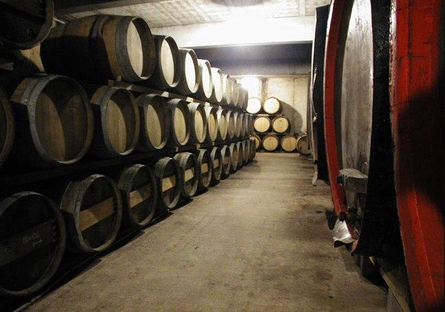 le chai d'élevage du Domaine d'Aupilhac