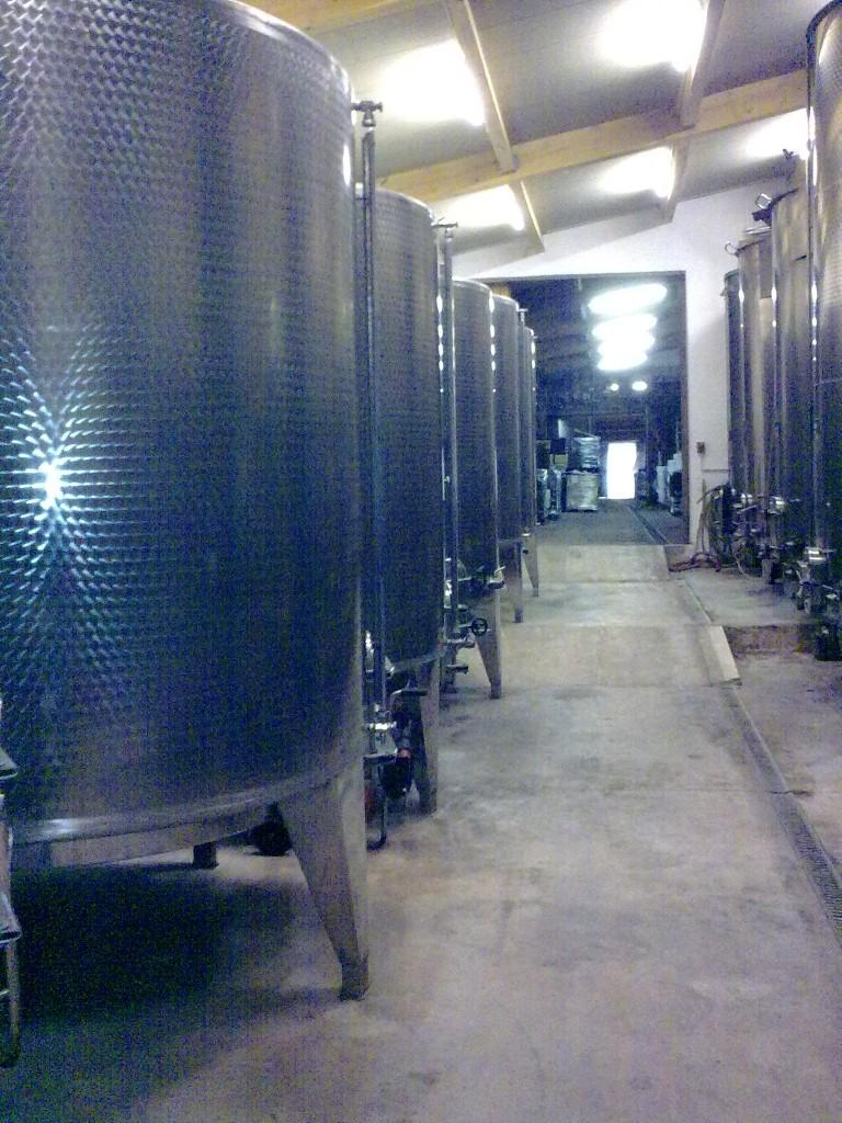 le chai de vinification du Domaine d'Aupilhac