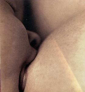 Le conflit, la femme et la mère b_b_sein