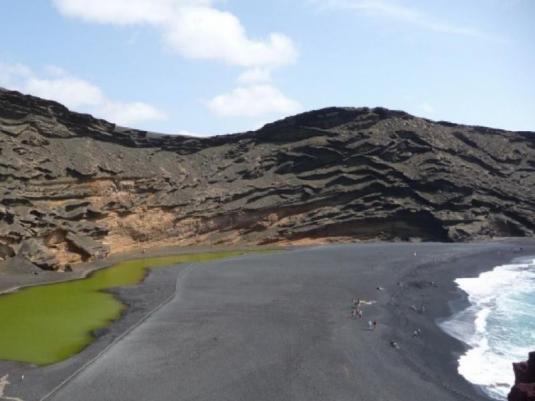 Après une crise sismique, le volcan islandais Eyjafjöll rentre en éruption le 21 Mars 2010
