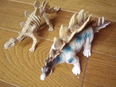 Squelette de dinosaure pour os cassé
