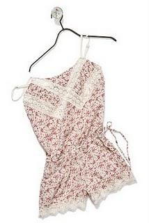 Jeunes filles en fleurs pour le printemps, c'est la tendance Liberty Part 1 : Fringues ! Jeunes filles en fleurs pour le printemps, c'est la tendance Liberty Part 1 : Fringues !
