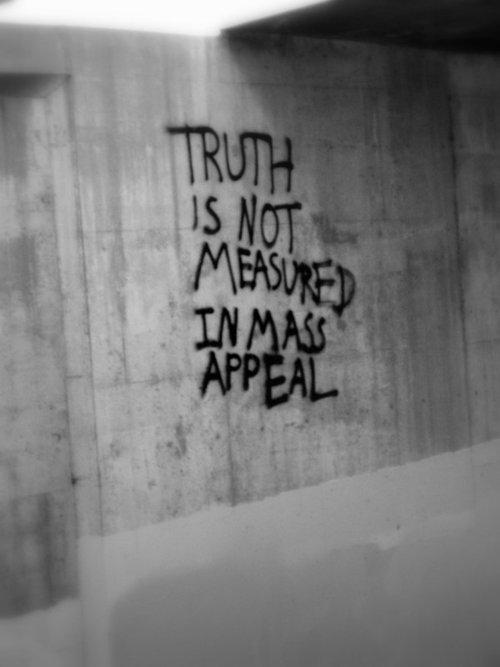 ONFRAY OU LE PLAISIR DE PUER truthmass.1270112131.jpg