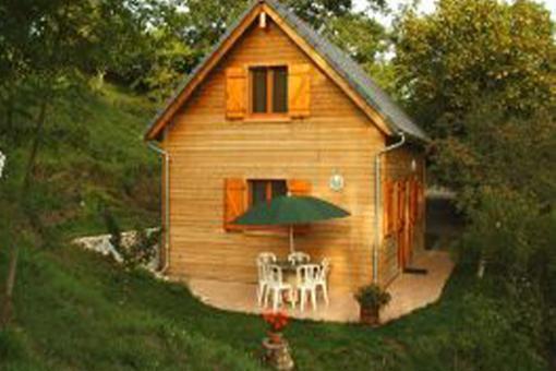 Un chalet à Neussargues Moissac Un chalet à Neussargues Moissac
