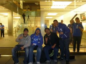 iPad Launch San Francisco, we were the first in the line ! 1 Community Manager, 2 iPads, a lot of fun !