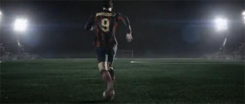 Pub Nike ... Zlatan Ibrahimovic dans une ambiance futuriste Pub Nike ... Zlatan Ibrahimovic dans une ambiance futuriste