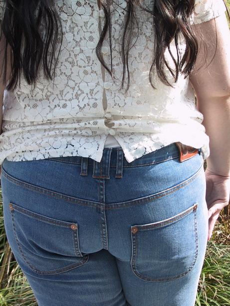 Do My Jeans – Critique/Review Do My Jeans – Critique/Review