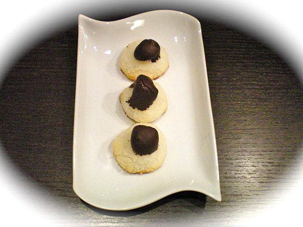 ROCHERS A LA NOIX DE COCO AU CHOCOLAT ..... 100 0832-copie-2