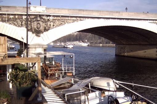 Louez une péniche sous le pont d’Austerlitz à Paris