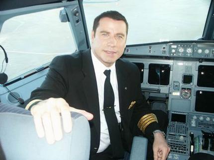 Coupe du monde...John Travolta aux commandes de l'avion de l'Angleterre!!
