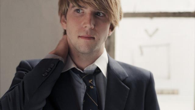 Owen Pallett: Lewis Takes Off His Shirt (Dan Deacon Remix)
Owen... Owen Pallett: Lewis Takes Off His Shirt (Dan Deacon Remix)
Owen...